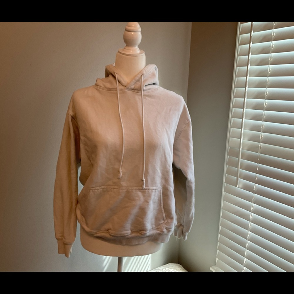 Brandy Melville John Galt White Sweatshirt